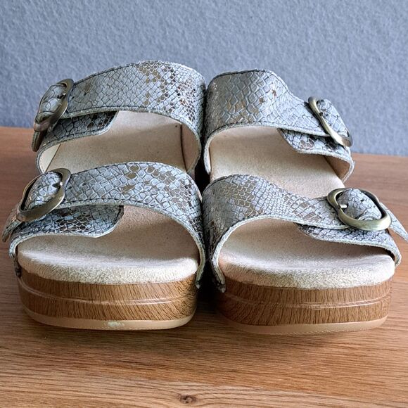 Dansko Sophie Women’s 39 / 9 Snakeskin Metallic Silver Wood Heel Sandals Shoes - Picture 2 of 12